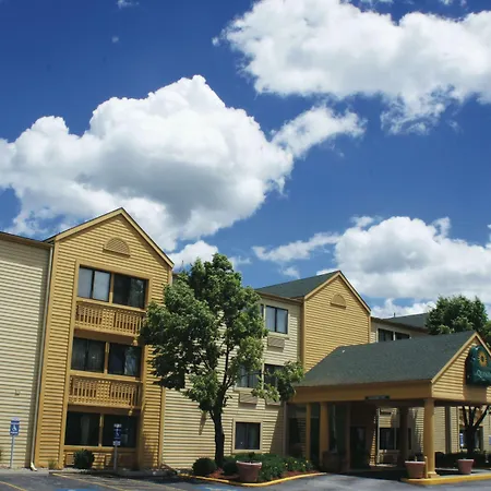 La Quinta Inn By Wyndham Kansas City North